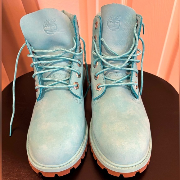 Turquoise Timberland boots - youth size 4.5 - nearly new condition - Picture 6 of 7